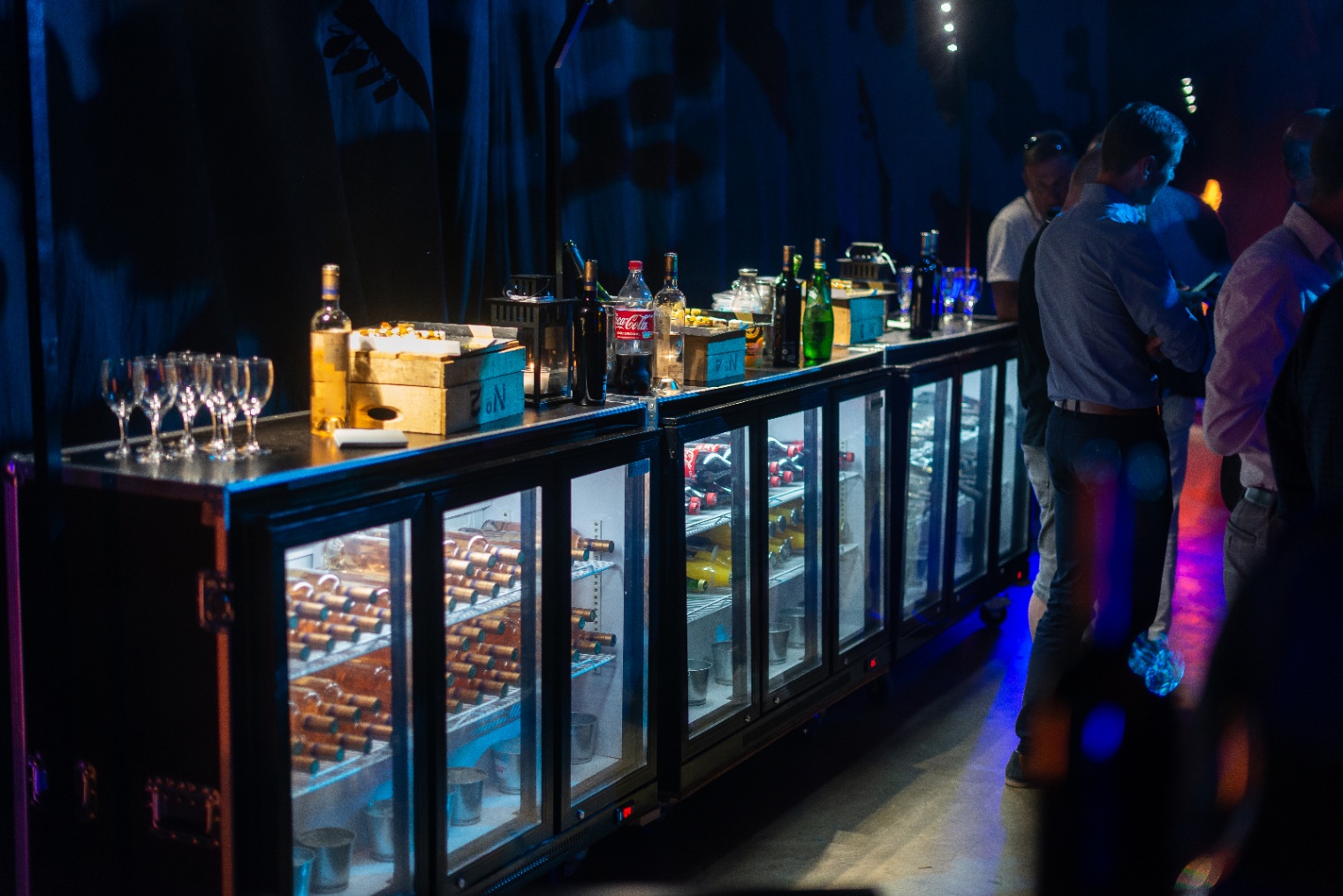 Frigo arrière de bar sur roulettes