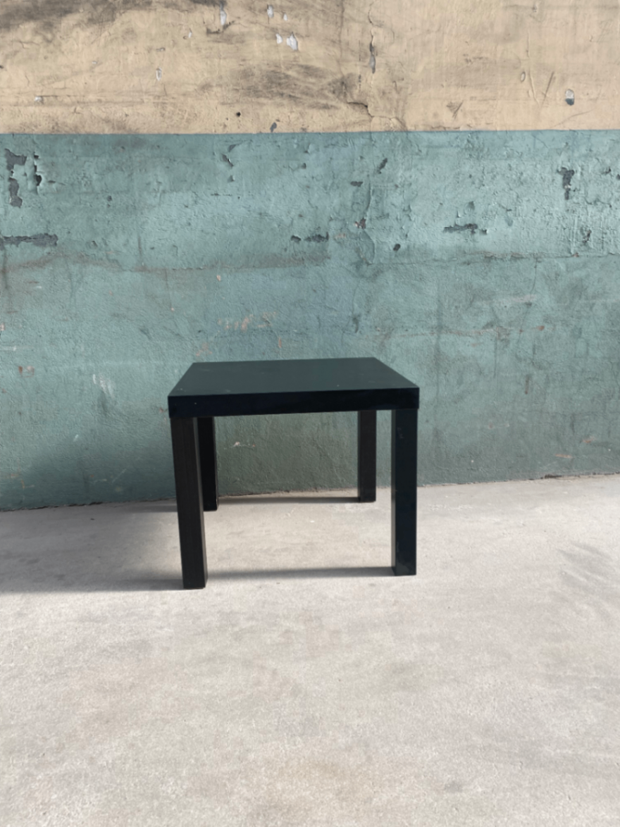 Table basse carrée
