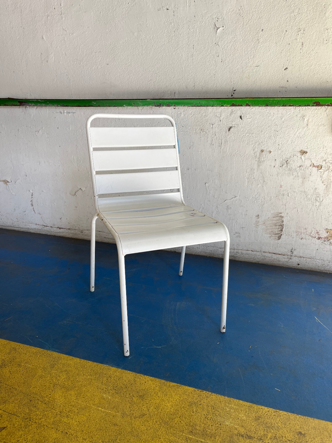 Chaise métallique