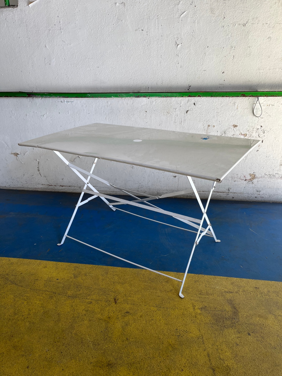 Table métallique