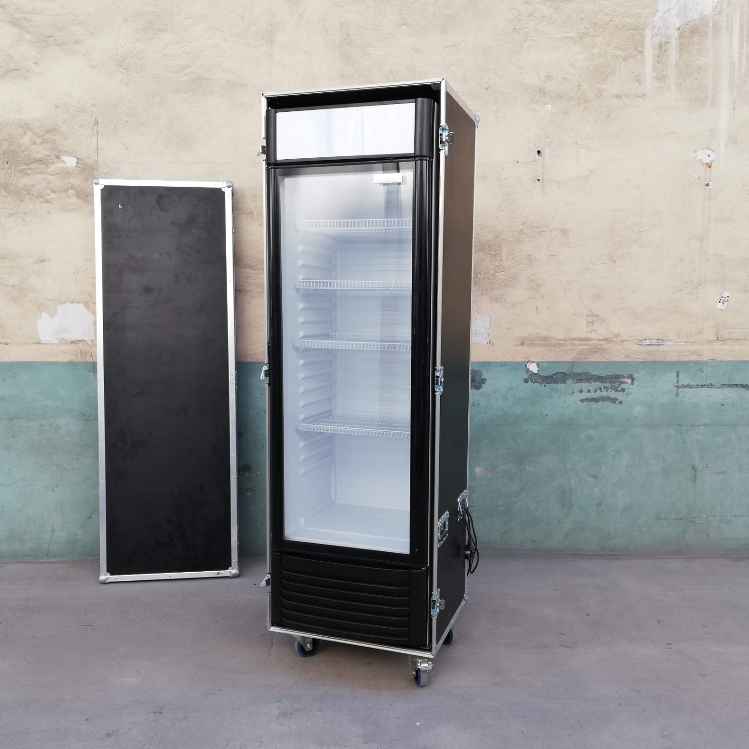 Frigo armoire sur roulettes